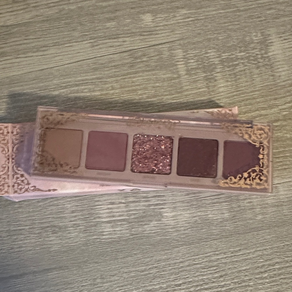 NWOT Colourpop Eyeshadow Palette with Pink and Purple Hues - Picture 3 of 4